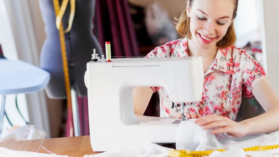 Conheça 5 especializações para costureiras que trabalham de casa