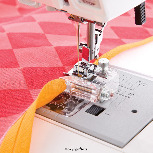 Alternative view of Calcador de Viés para Patchwork em Máquina de Costura Doméstica: Dê um toque único e profissional aos seus projetos