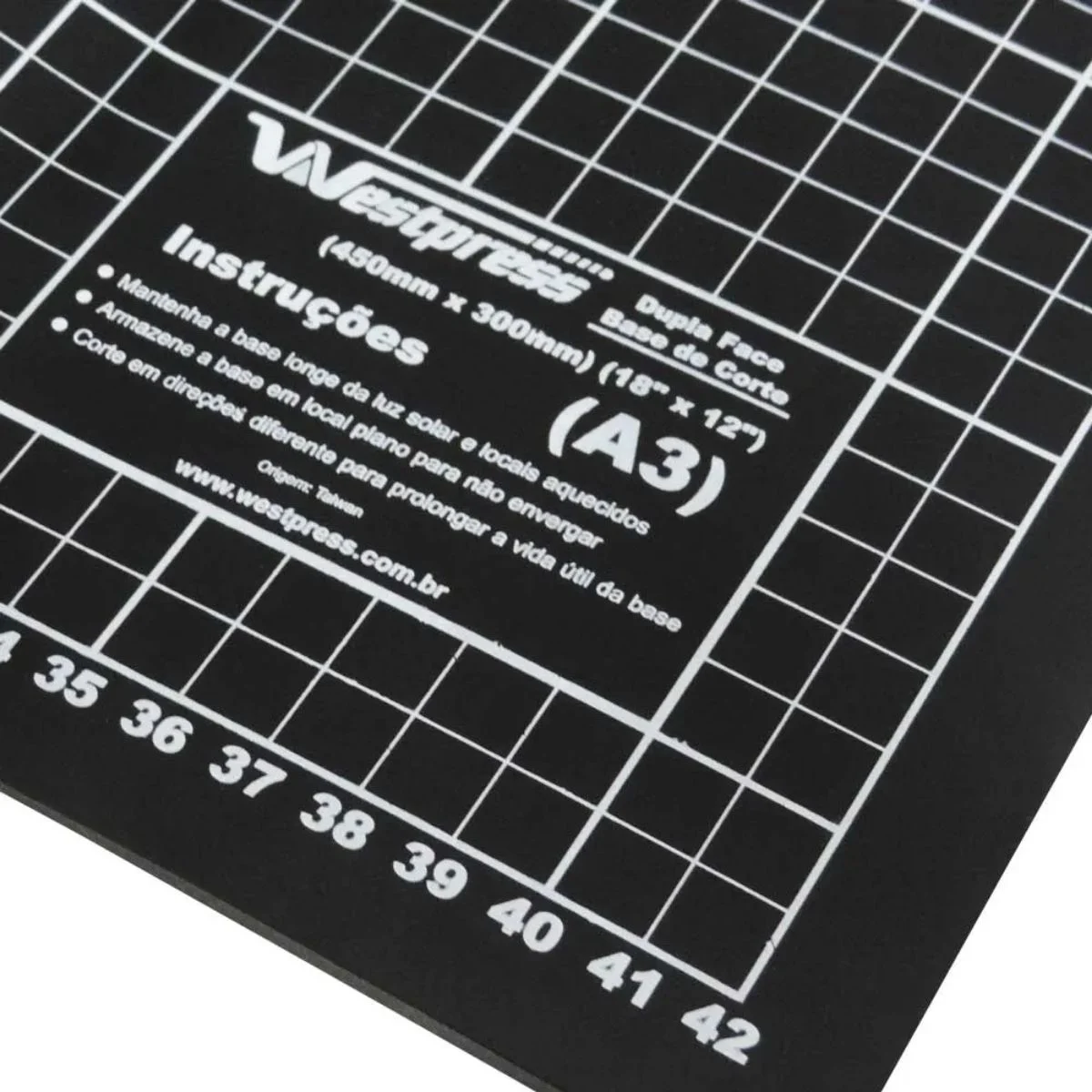 Base de Corte 90X60 Para Patchwork E Scrapbook Frente E Verso - Preta Westpress 4 Base de Corte 90X60 Para Patchwork E Scrapbook Frente E Verso - Preta Westpress - Imagem 4